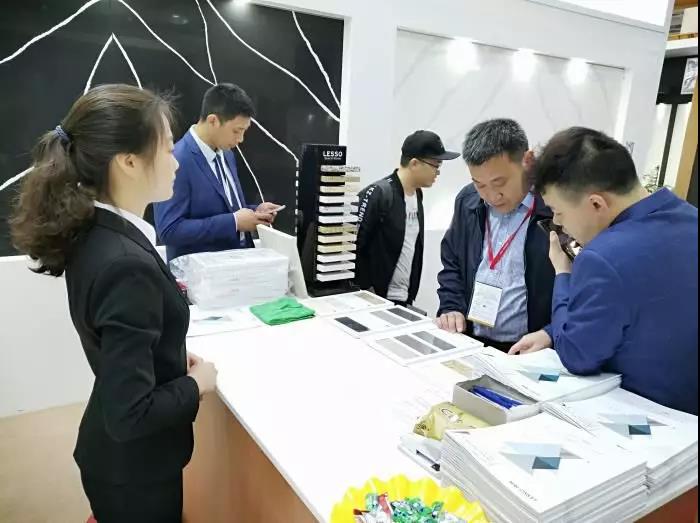 廈門(mén)石材展開(kāi)幕，領(lǐng)尚石英石吸引世界目光