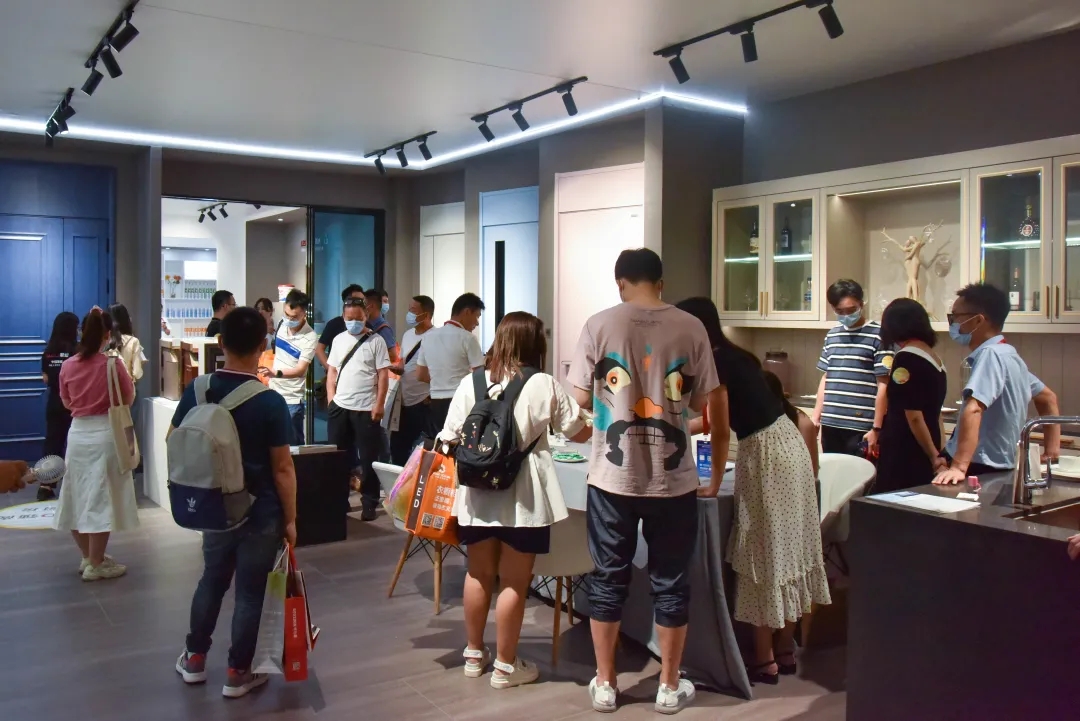 廣州建博會丨直播打卡領(lǐng)尚品牌館，體驗潮流家居生活