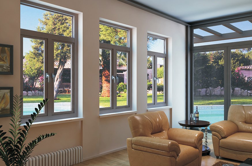 陽臺裝推拉門還是門窗，分別的優(yōu)點是什么？