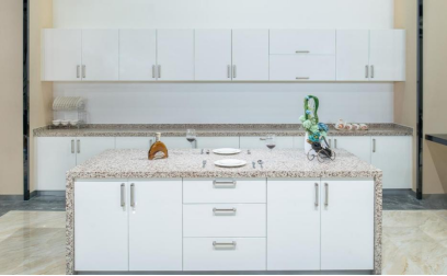 整體廚房櫥柜定制：如何根據(jù)空間和功能需求選擇合適的櫥柜設(shè)計(jì)？